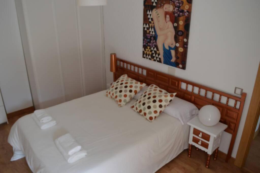Apartamento Turistico Faro De Luno Сан-Вісенте-де-ла-Баркера Екстер'єр фото