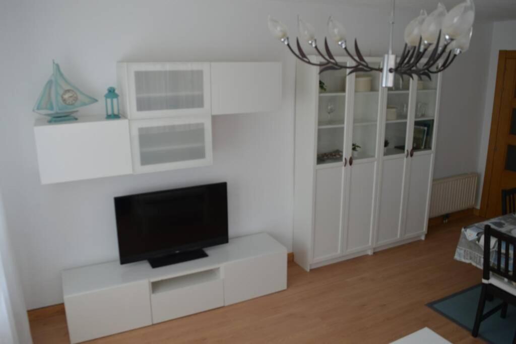 Apartamento Turistico Faro De Luno Сан-Вісенте-де-ла-Баркера Екстер'єр фото